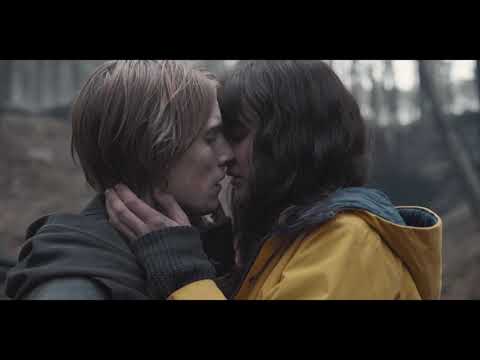 Dark: Season 3 / Kiss Scene (Lisa Vicari and Louis Hofmann)