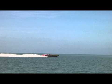 Running Alongside Ron Szolack's 42' MTI "4 Aces"