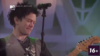 SUM 41 - Master Of Puppets (Metallica Cover) MTV LIVE 2011