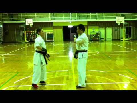 女性向け護身、金的、バラ拳、肘打ち、ローキック