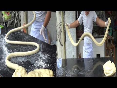 Amazing Skill of Young Chef Making Pulled Noodles By Hand (Kungfu Pulled Noodles) || Street Food