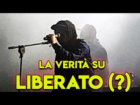 Candeggiare posti di pigmentary in una zona intima Il pigmentary nota su una faccia e mani della ragione