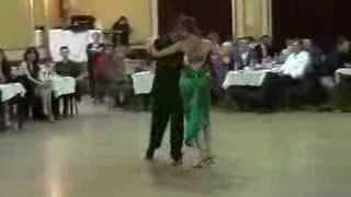 milonga de los Zucca bailan Rebecca O´laoire y Nany Peralta