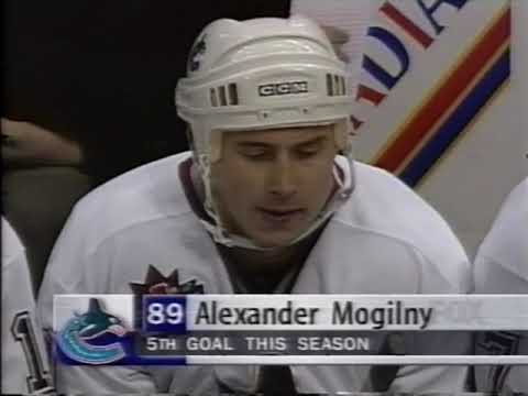 Throwback: Alexander Mogilny Beats Osgood on a Penalty Shot (Dec. 1, 1997) (FS-DET)