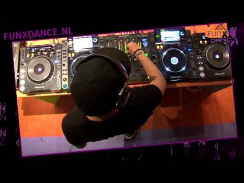Chuckie live set 2010 @ FunX studio