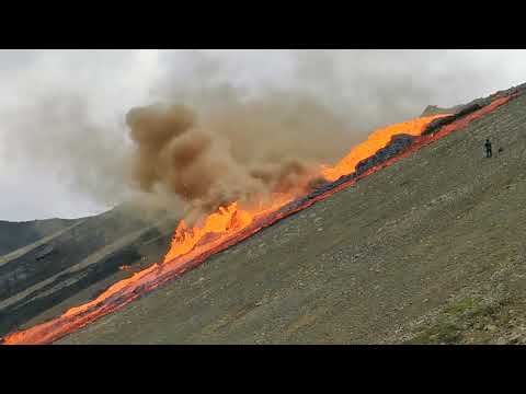 High-speed lava flow and lava wave  - Fagradalsfjall Geldingadalir Volcano 26.8.21