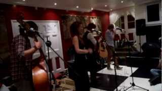 Coco and The Butterfields - Beatbox Breakdown and Hip Hop Song