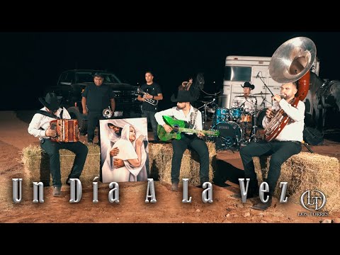 Un Día A La Vez - Los Torres (En Vivo)