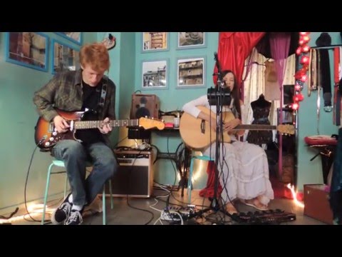 AGU - AGU - Mouthful of Bread (Live)