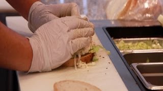 California Law Forces Chefs and Bartenders to Wear Gloves