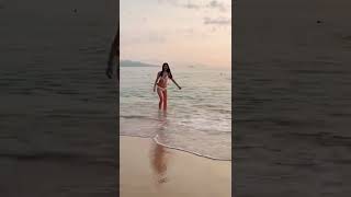 Cewek Cantik pakai Bikini # Shorts