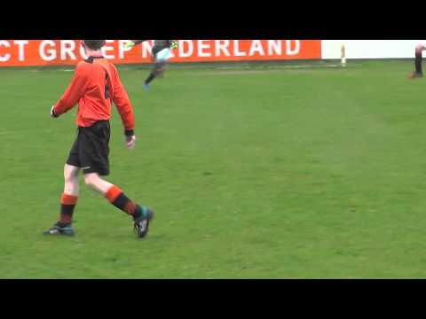 11 april 2015 SCH D1 - VV De Meern D3 com 4-1 Leuke beweging Rodrigo