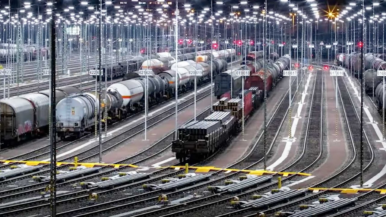 Spain WASTED 258 MILLION Euros on Trains that Don't Fit in Their Tunnels