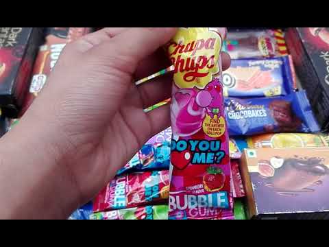 Chupa chups Strawberry flavour Do you love me edition bubble gum filled lollipop