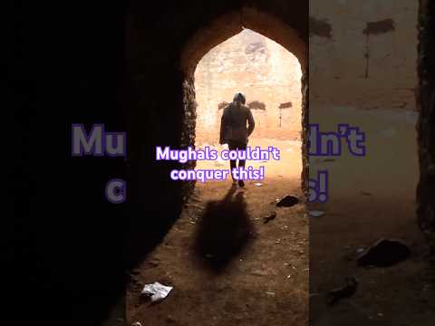 Defied the Mughals 400 years ago! ⚔️ Exploring the fierce, forgotten Palamu Fort in Jharkhand. 🏰✨