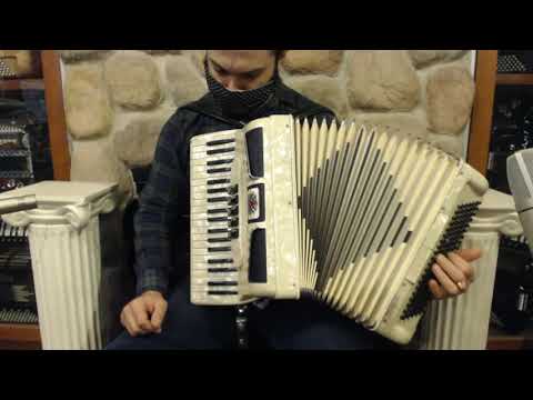 7278 - Ivory Stradavari Midget Piano Accordion LMM 39 120 $1199