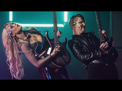 Lost (feat. Cole Rolland) Official Music Video のサムネイル