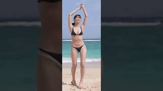 ABEMA専属　瀧山あかねアナ✨ビキニ1