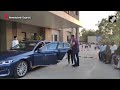 Shah Rukh Khan Hospitalised | SRK Hospitalised Due To Heatstroke, Visited By Gauri Khan In Ahmedabad - Video