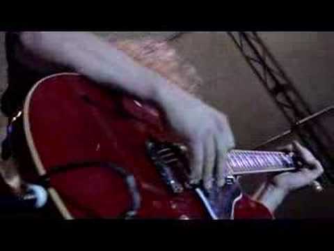 Gibson Guitar Hero Video Clip: Tesla Guitarist Frank Hannon