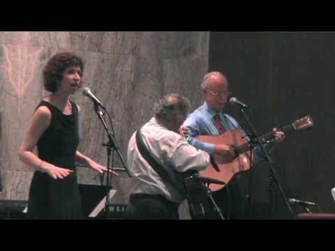 Robyn Helzner Trio - Ani Eshtagea