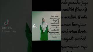 Download lagu Pemberian keris menjadi simbol kepercayaan raja kepada bangsawan keraton. mp3