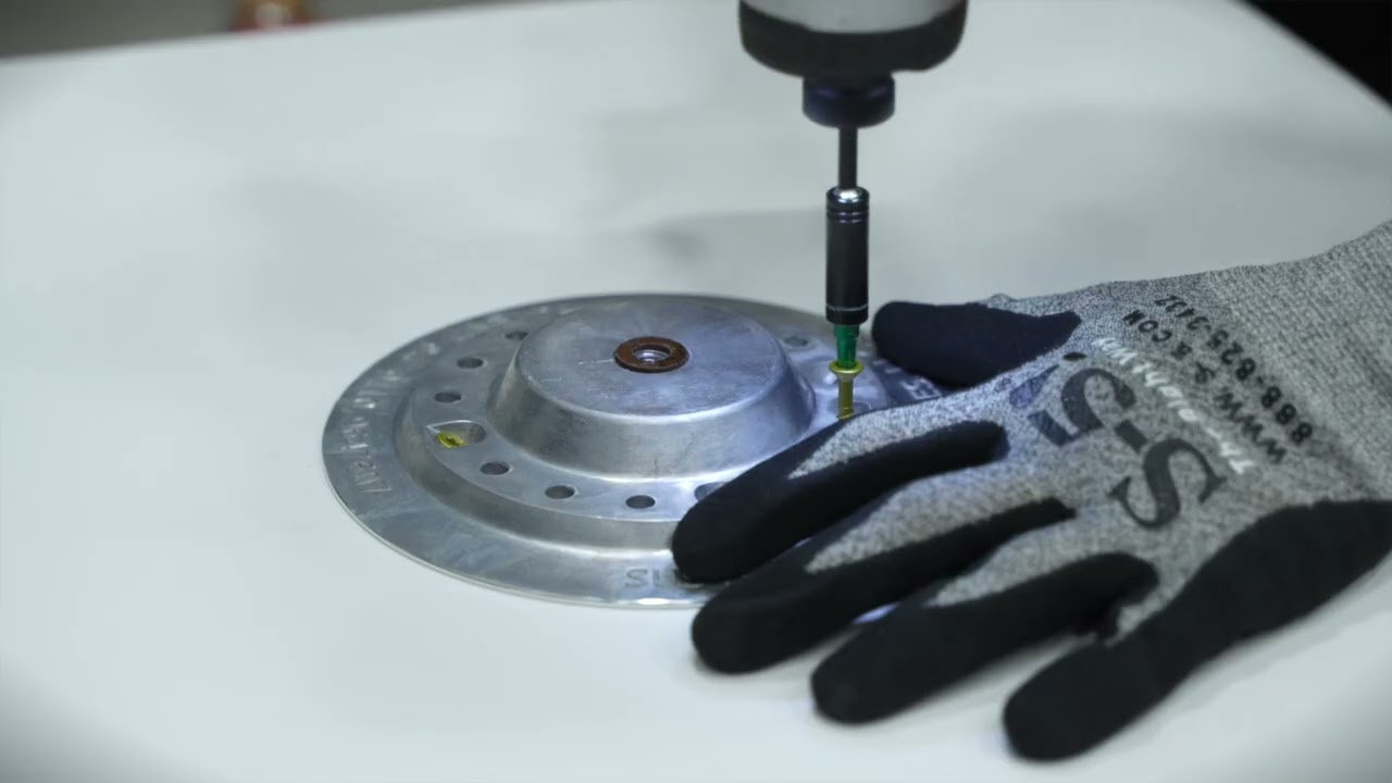 Conoce Facet Mount™ la solución de fijación para techos de membrana