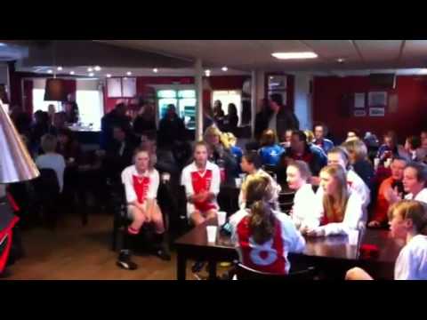 meisjes emos c1 kampioen toernooi bij vv twenthe