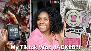 Very Bookish Vlog 📚| Tiktok HACKED, Kindle Stickers, Juicing, Bookstore & Decluttering Hair Products