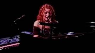 Tori Amos-MSG- 07-28-98=10-Tear In Your Hand