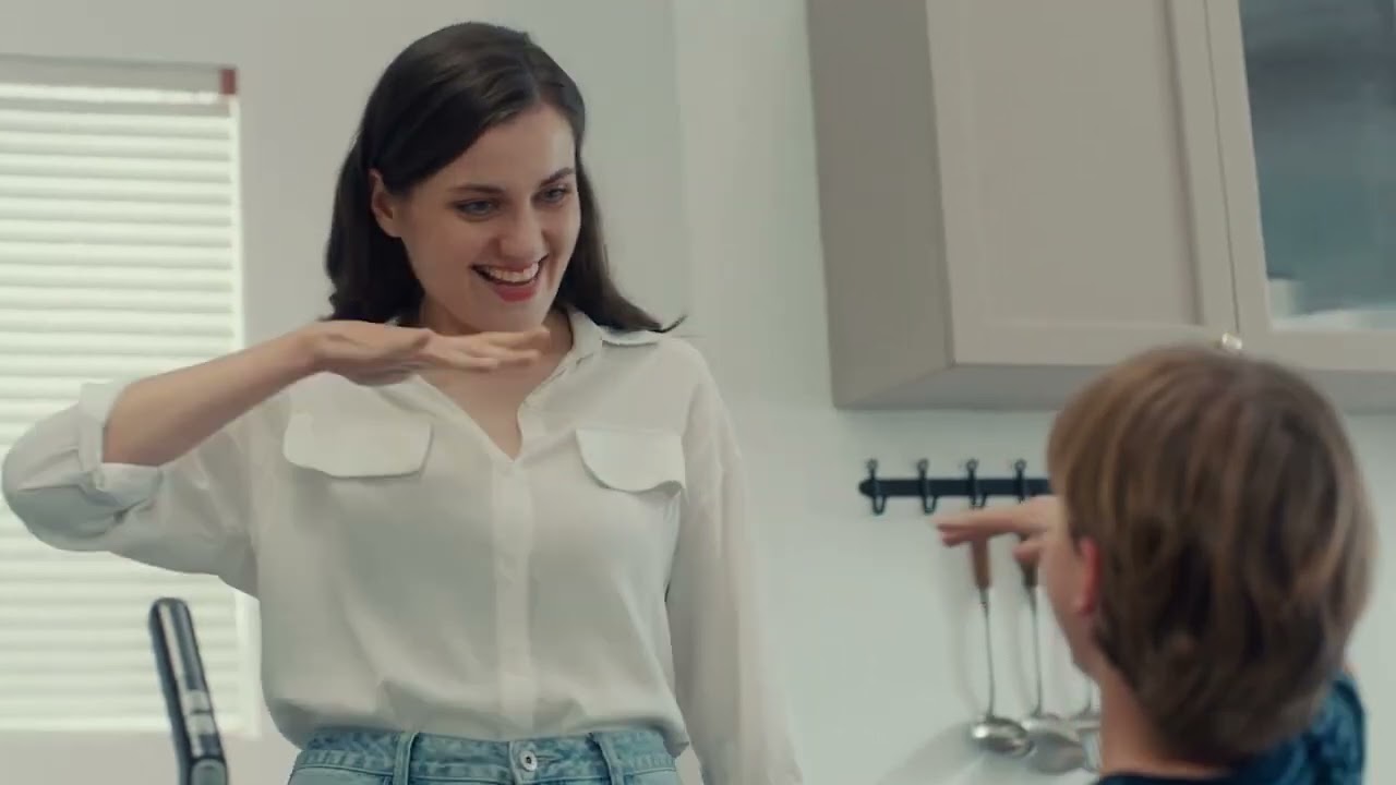 Пилосос ручний миючий EUREKA NEW400 video preview