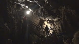preview picture of video 'King Lokietek's Cave, Ojcow, Poland / Jaskinia Łokietka, Ojców, Polska'