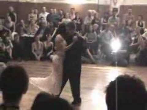  Ramiro Gigliotti  and  Elina Roldan  are  dancing  to  the  tango  "  Todo Corazon  "