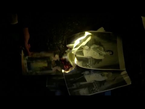 タイの抗議者は指導者の釈放を要求し、禁止令を無視した (Thai protesters demand release of leaders, defy ban)