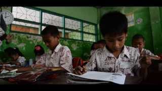 preview picture of video 'Kelas Inpirasi Tim 11 SD Tamamaung Makassar 2013'