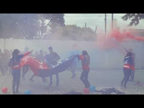 IPEM 174- Presentación de buzos de 6° CAM (2017)