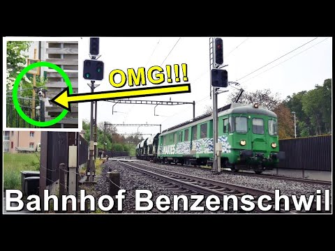 Swiss railway station & railway crossing / Bahnübergang & Bahnhof Benzenschwil, Aargau, Schweiz 2021