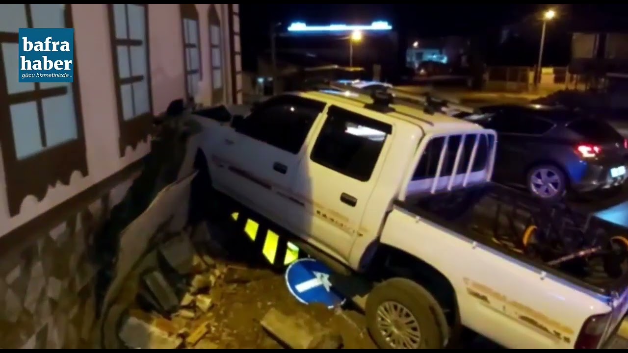 Sanayi Kavşağındaki Trafonun Duvarına Çarptıktan Sonra Kaçtı