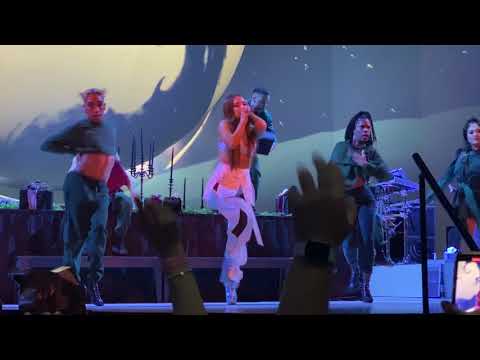 Ariana Grande - December (4K, Live in Miami @ American Airlines Arena)