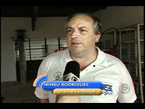 Com elenco de férias, Elosport aproveita para reformar estádio