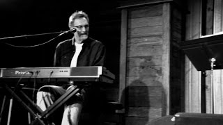 Songwriter Mike Reid performs  Bonnie Raitt's classic - 