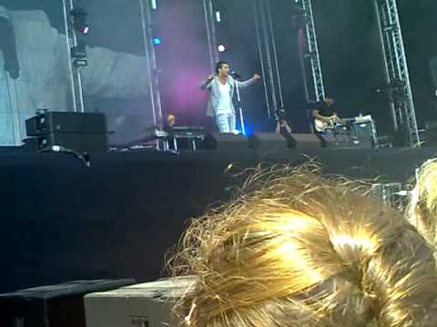 waylon @ concertatsea 2010 "Happy Song"