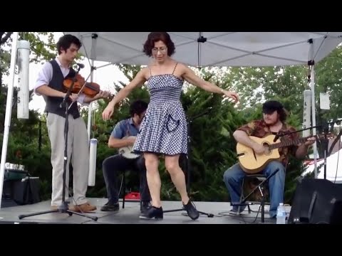 Flop-eared Mule - Miss Moonshine Buckdancing w/ Mickey Nelligan (fiddle) American folk dance