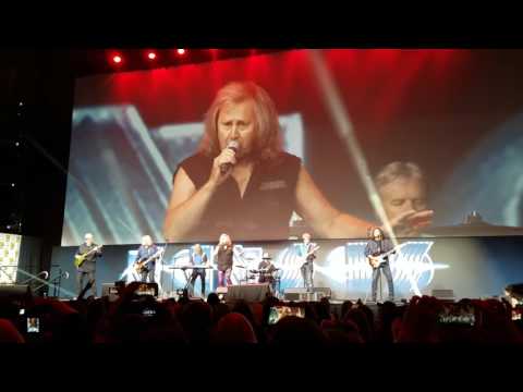 Comic Con 2017 Kansas opening for Supernatural panel.