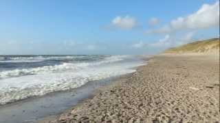preview picture of video 'Wellen am Strand von Lyngvig in Dänemark'