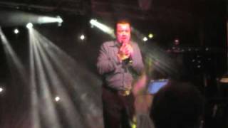 tony gold sings with these hands