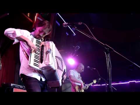 Queen - I Want To Break Free (cover by Selo i Ludy)