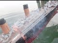 Model Titanic Sinks & Splits 