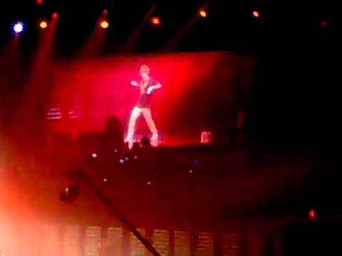 110611 SMTOWN IN PARIS Taemin's solo dance