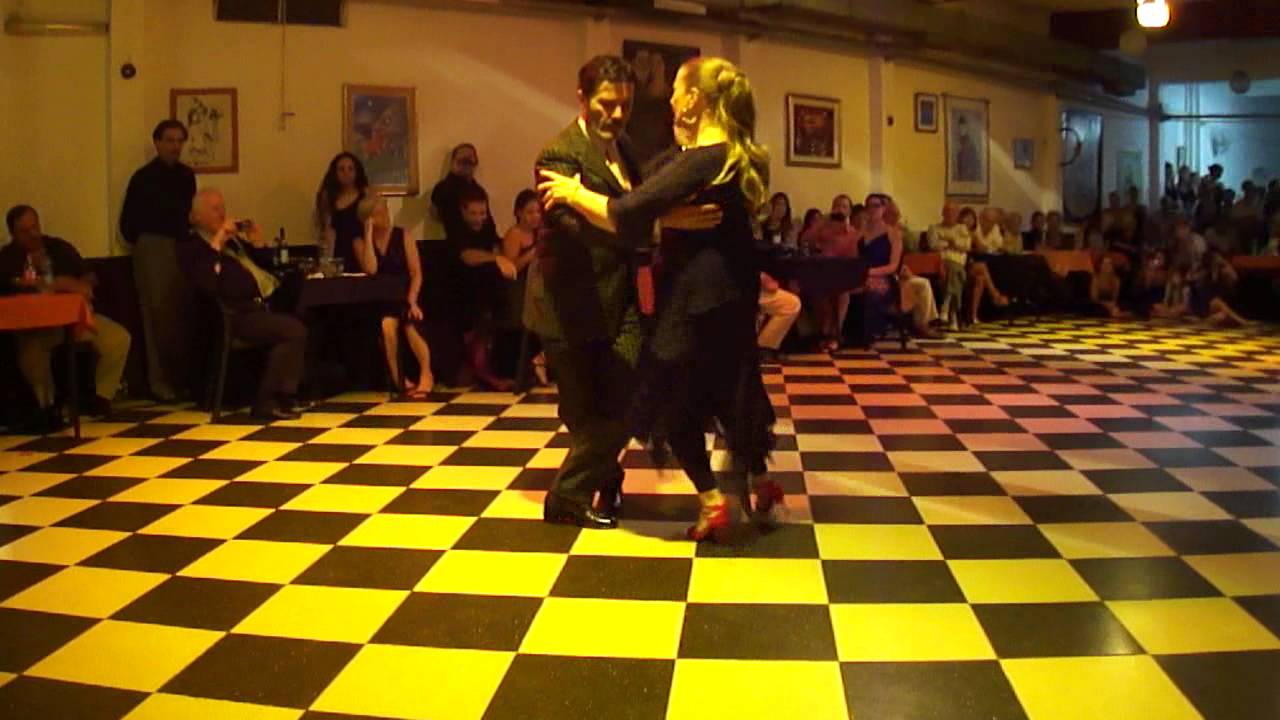 Sin Rumbo, Maria y Carlos Rivarola iluminan la noche